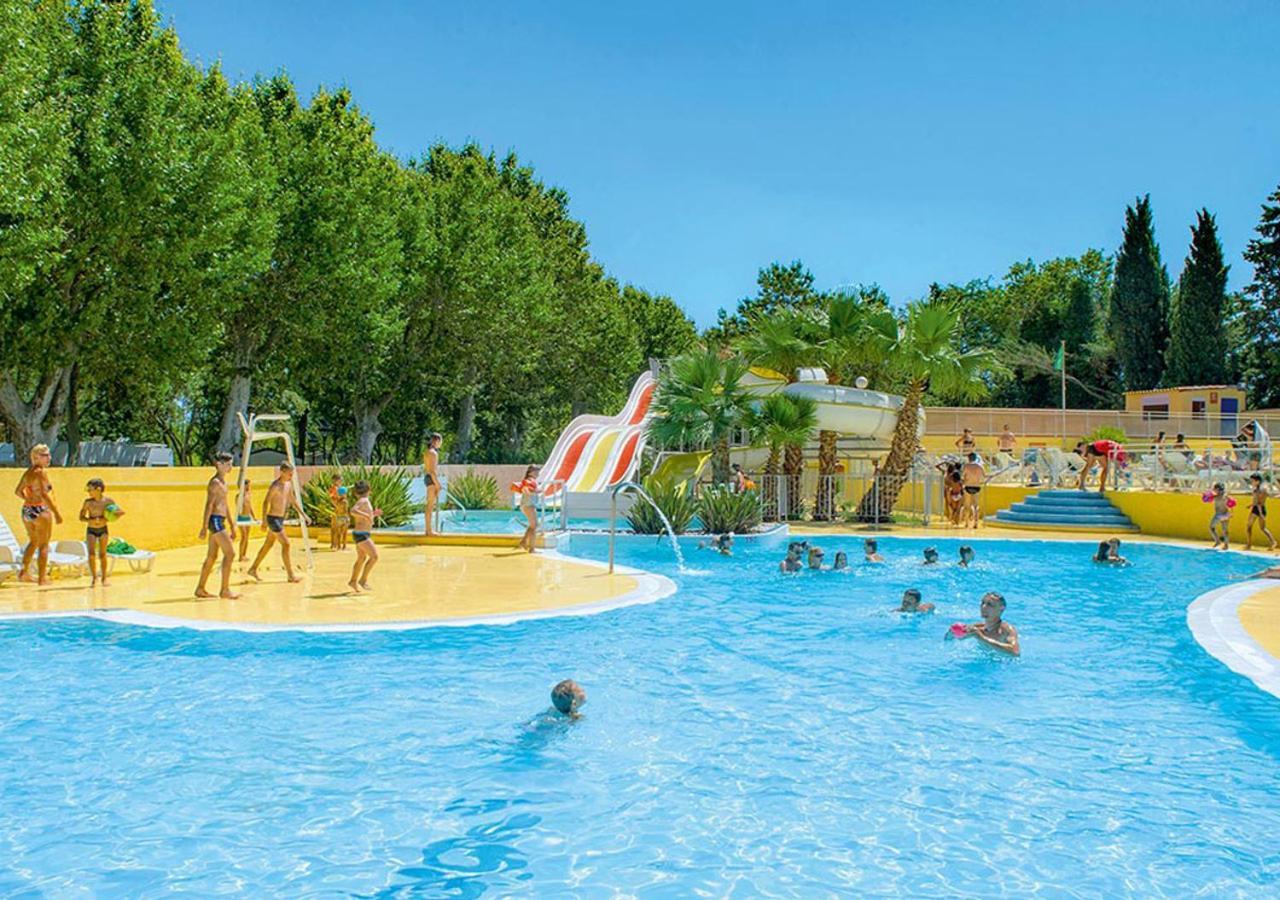 Mobilhome Climatise 3Ch 6P Dans Parc Des 7 Fonts Agde Bagian luar foto