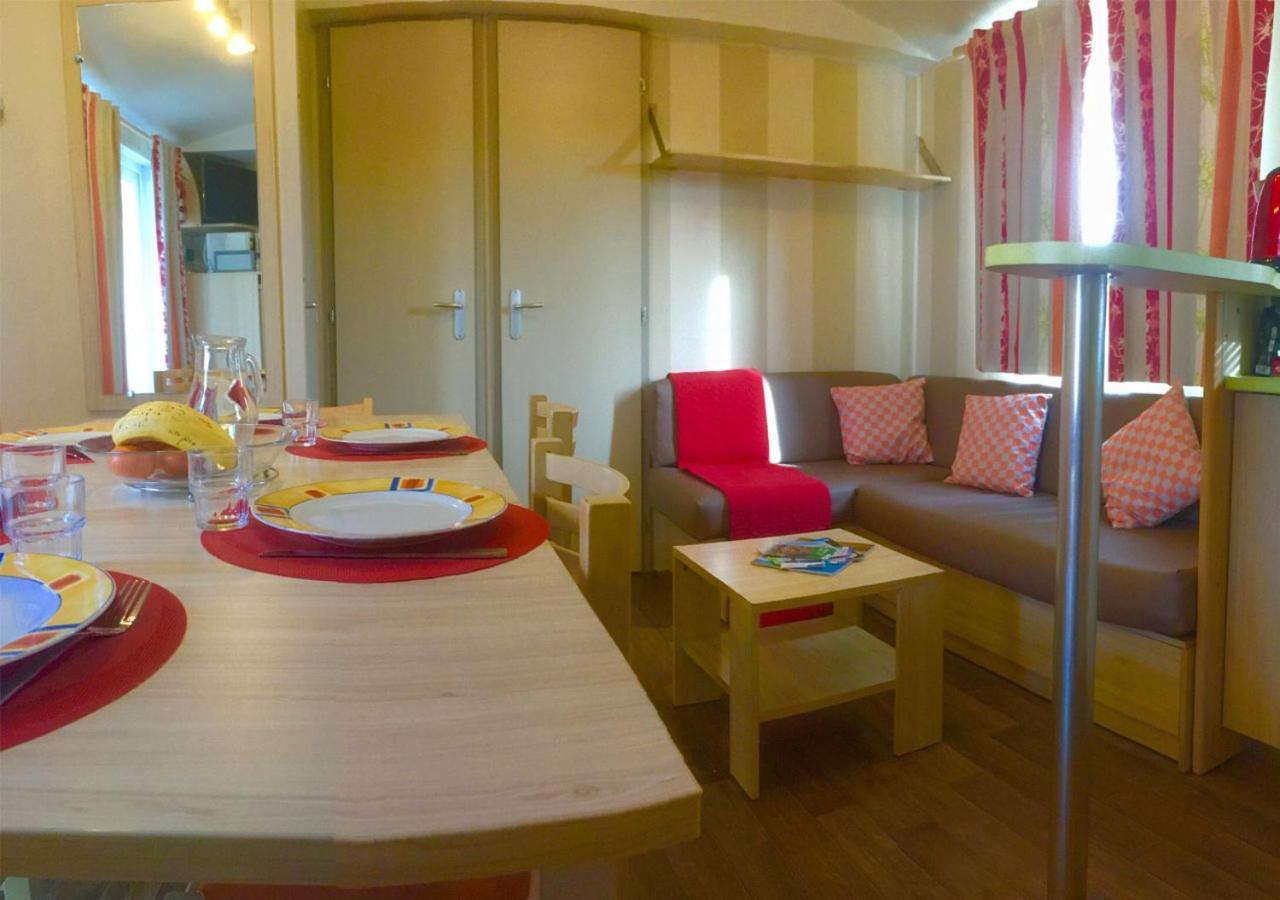Mobilhome Climatise 3Ch 6P Dans Parc Des 7 Fonts Agde Bagian luar foto