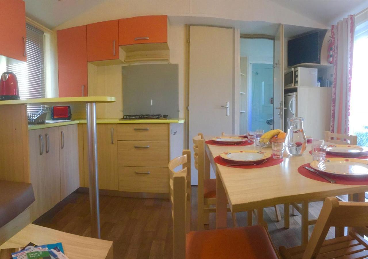 Mobilhome Climatise 3Ch 6P Dans Parc Des 7 Fonts Agde Bagian luar foto